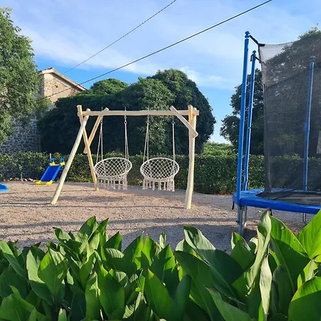 Tona Villa