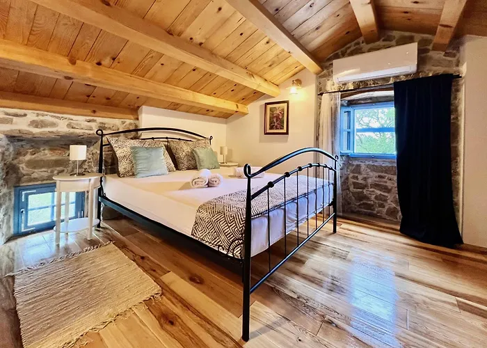 Tona Villa Nenadici (Krk)