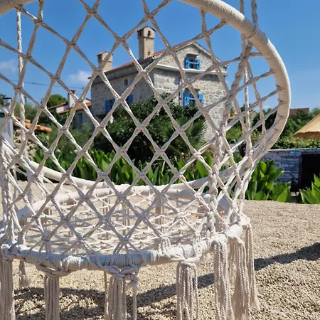 Tona Villa *